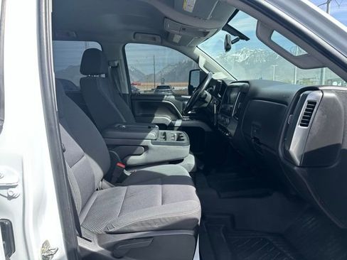 Used 2019 Chevrolet Silverado 2500 LT AWD/4WD image 16