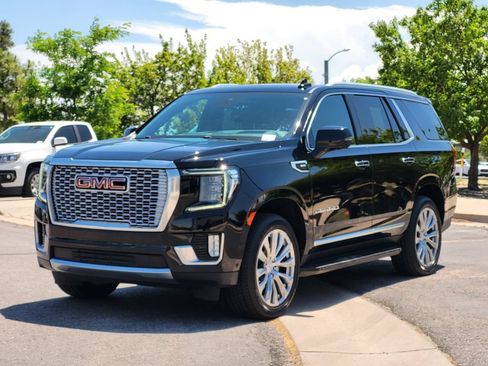 Used 2024 GMC Yukon Denali w/ Advanced Technology Package AWD/4WD image 8