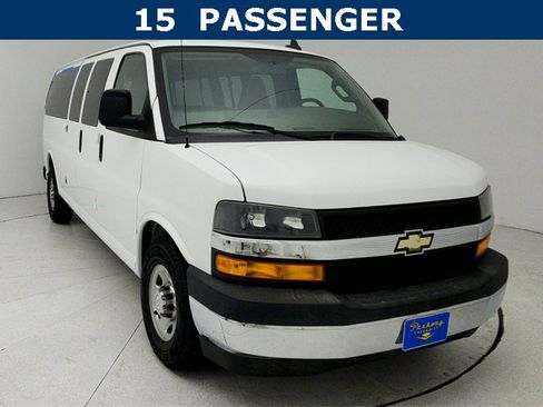 Used 2018 Chevrolet Express 3500 LT w/ LT Preferred Equipment Group image 9