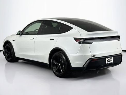 Used 2026 Tesla Model Y Long Range AWD/4WD image 9