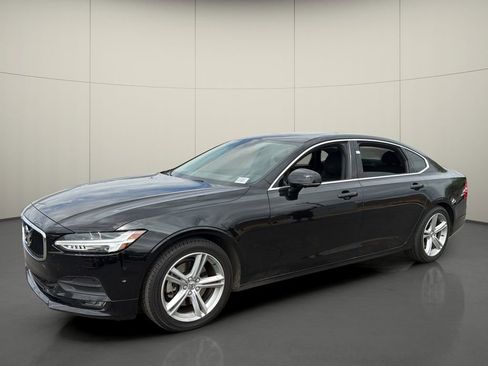 Used 2018 Volvo S90 T5 Momentum w/ Convenience Package image 3