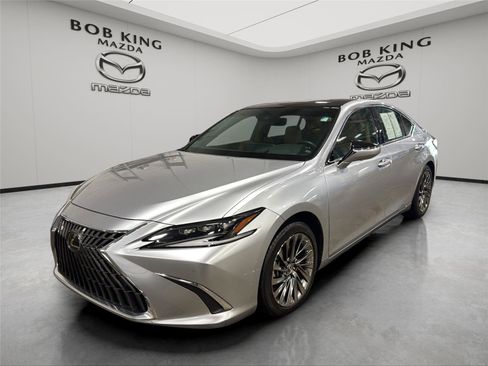 Used 2024 Lexus ES 350 Ultra Luxury w/ Accessory Package (Z2) FWD image 1