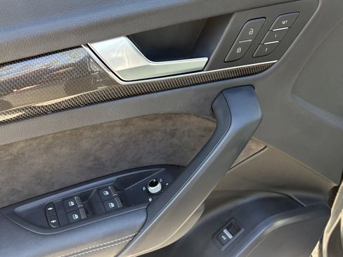 Used 2020 Audi SQ5 Premium Plus w/ Premium Plus Package image 17