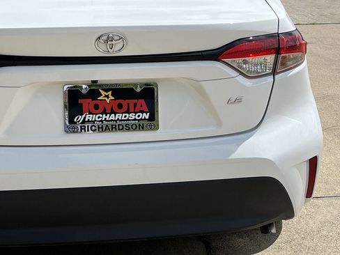 Used 2024 Toyota Corolla LE FWD image 6