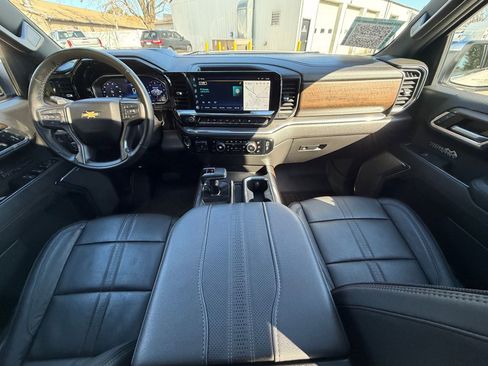 Used 2024 Chevrolet Silverado 1500 High Country w/ High Country Premium Package AWD/4WD image 26