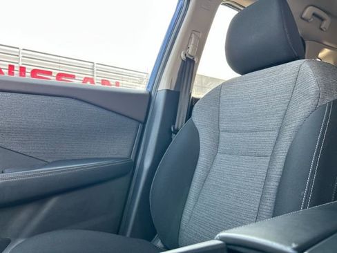 Used 2023 Nissan Rogue SV image 47