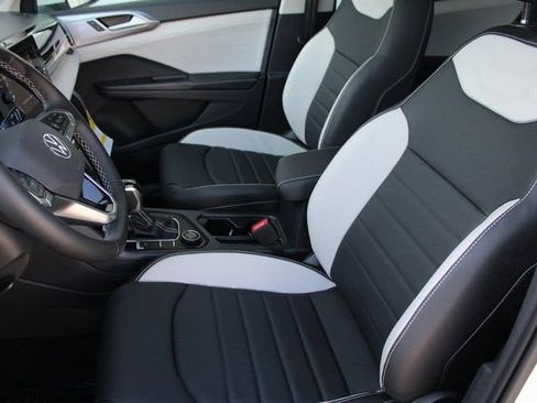 New 2025 Volkswagen Taos SEL image 18