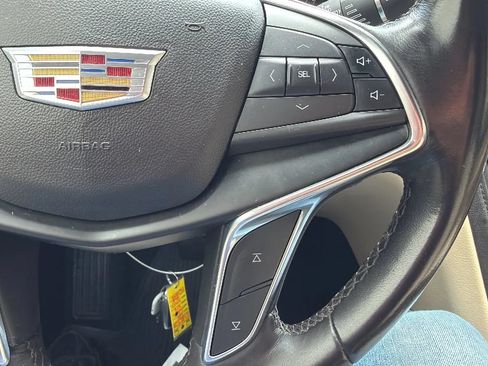 Used 2018 Cadillac XT5 Luxury w/ Driver Awareness Package AWD/4WD image 11
