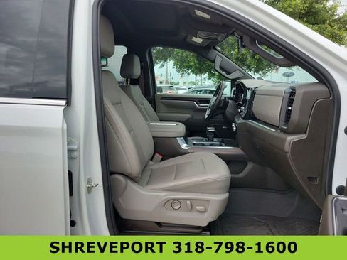 Used 2022 GMC Sierra 1500 SLT w/ SLT Convenience Package AWD/4WD image 28