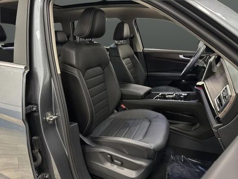 Used 2024 Volkswagen Atlas SEL image 31