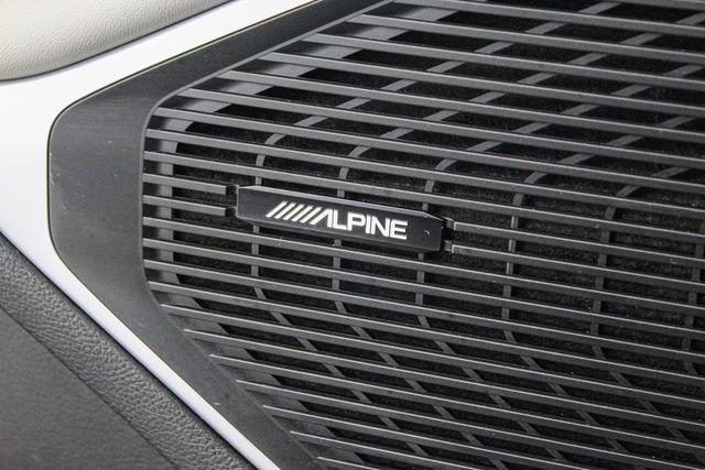 Used 2024 Jeep Wagoneer L Series II RWD image 12