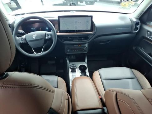 Certified 2025 Ford Bronco Sport Outer Banks w/ Outer Banks Tech Package+ AWD/4WD image 10