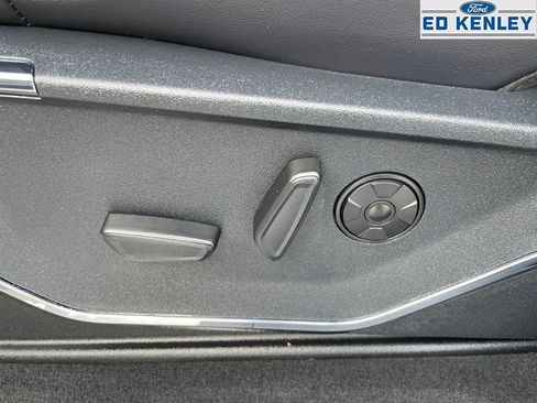 Used 2025 Ford F350 Platinum image 4