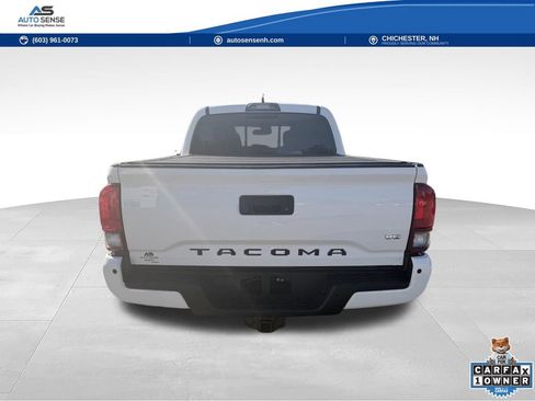 Used 2018 Toyota Tacoma TRD Sport w/ Technology Package AWD/4WD image 4