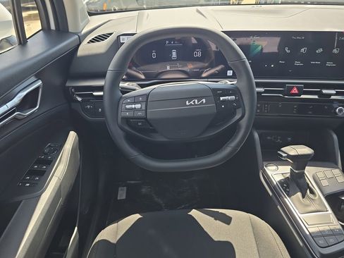 New 2026 Kia Sportage LX FWD image 13