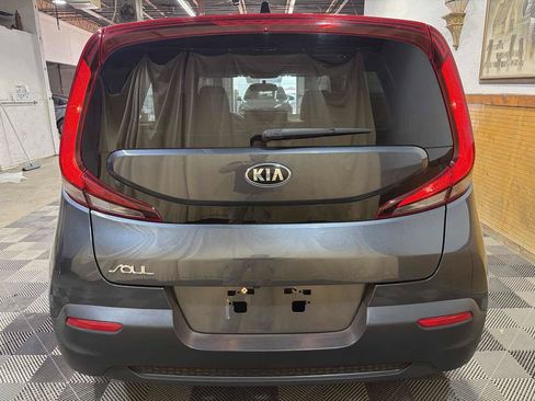 Used 2020 Kia Soul LX FWD image 4