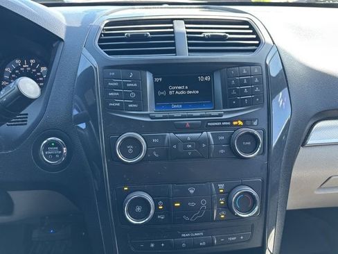 Used 2018 Ford Explorer XLT FWD image 13