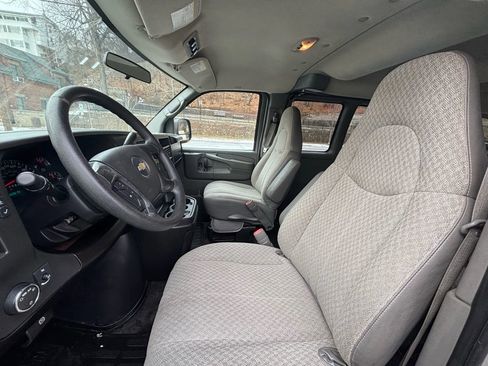 Used 2008 Chevrolet Express 3500 Extended Passenger w/ LT Preferred Equipment Group image 15