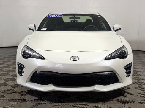 Used 2017 Toyota 86 860 Special Edition RWD image 10
