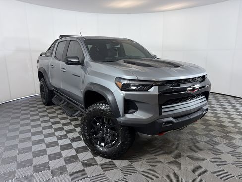 Certified 2025 Chevrolet Colorado ZR2 w/ Midnight Edition image 1