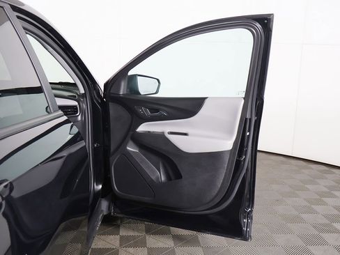 Used 2024 Chevrolet Equinox LS w/ LS Convenience Package FWD image 17
