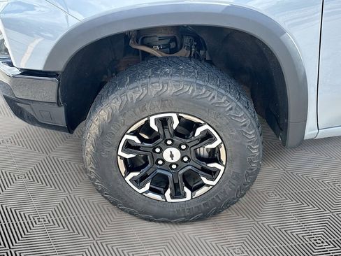 Used 2024 Chevrolet Silverado 1500 ZR2 w/ Technology Package image 31