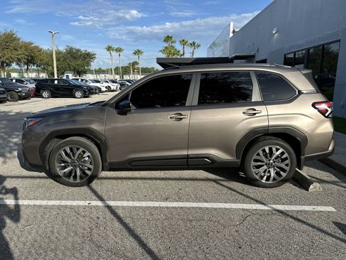 Used 2025 Subaru Forester Touring w/ Popular Package - Touring AWD/4WD image 5