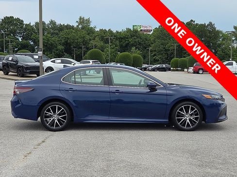 Used 2024 Toyota Camry SE FWD image 6