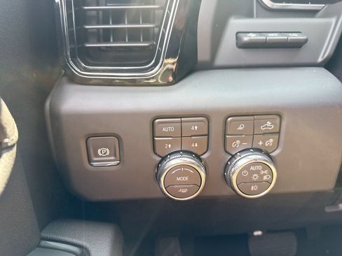 New 2026 GMC Sierra 2500 AT4 w/ AT4 Premium Plus Package AWD/4WD image 18