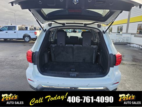 Used 2018 Nissan Pathfinder SV image 9