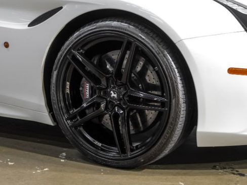 Used 2015 Ferrari California T image 63