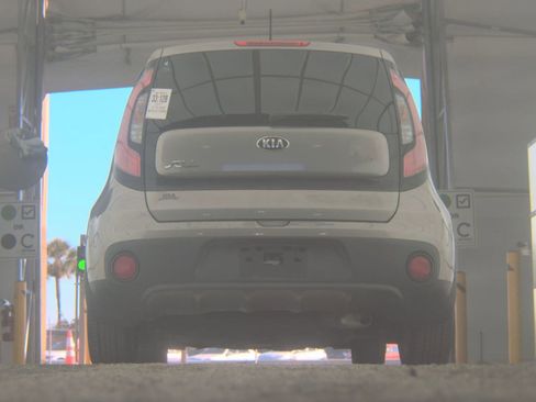 Used 2017 Kia Soul FWD image 7