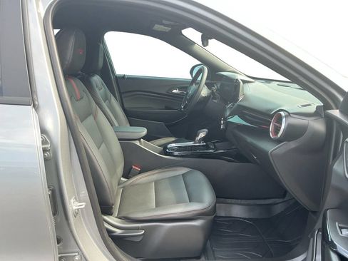 Used 2025 Chevrolet Trax RS w/ Driver Confidence Package FWD image 22