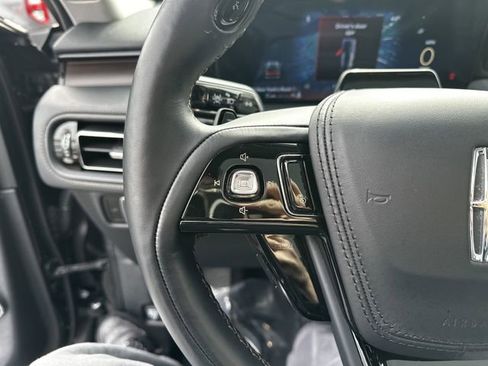 Certified 2025 Lincoln Aviator Reserve image 29