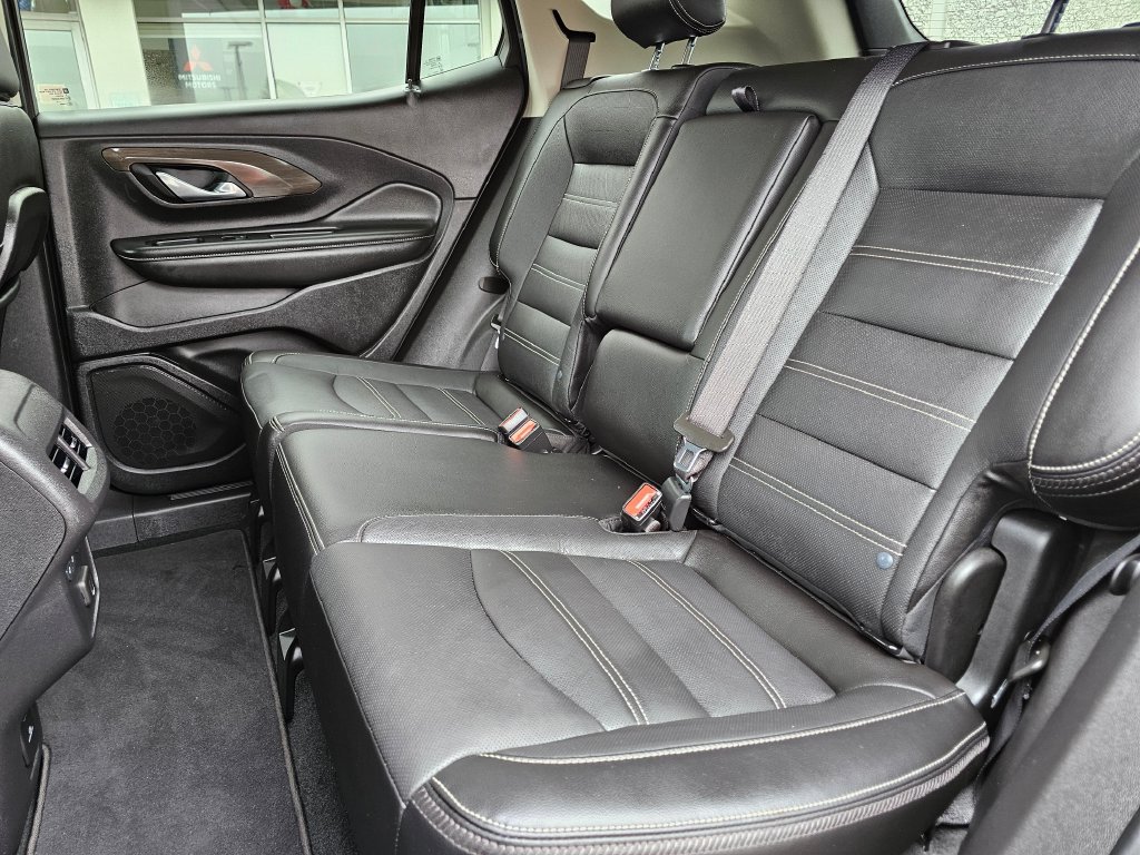 Used 2024 GMC Terrain Denali w/ Black Diamond Edition AWD/4WD image 19