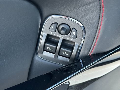 Used 2017 Aston Martin V12 Vantage S image 14