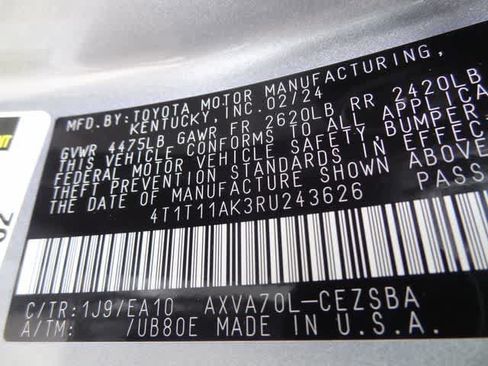 Used 2024 Toyota Camry SE w/ Cold Weather Package FWD image 38
