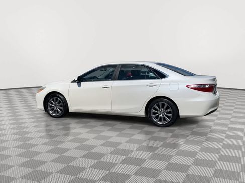 Used 2015 Toyota Camry XLE w/ Moonroof Package FWD image 6