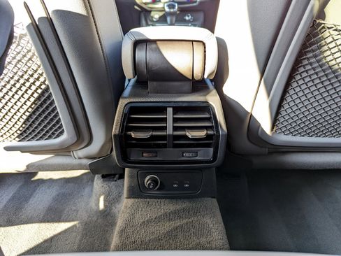 Used 2020 Audi Q3 2.0T Prestige image 38