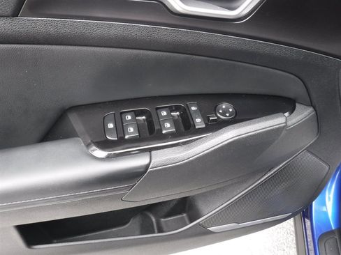 Used 2023 Kia Sportage EX image 13