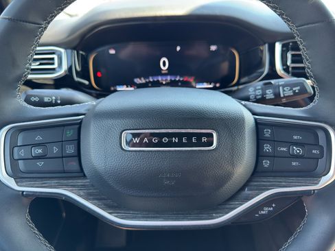 Used 2022 Jeep Wagoneer Series II image 15