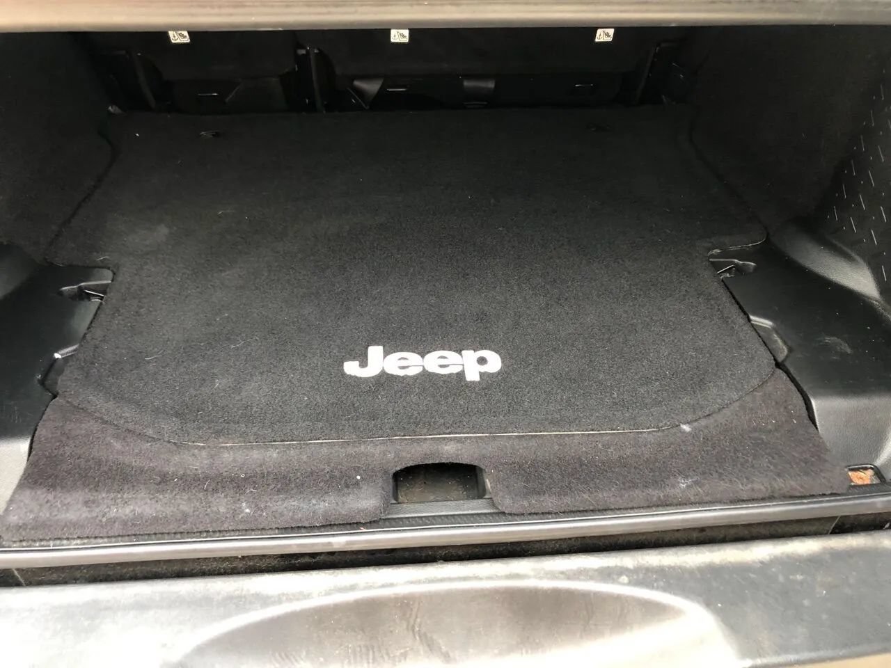 Used 2015 Jeep Wrangler Unlimited Sport w/ Mopar Black Appearance Group AWD/4WD image 21