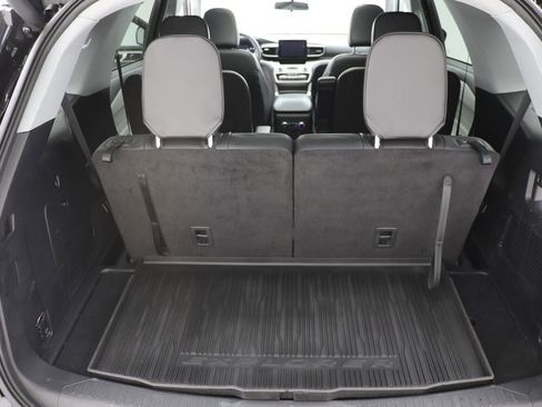 Used 2023 Ford Explorer XLT w/ Equipment Group 202A AWD/4WD image 27