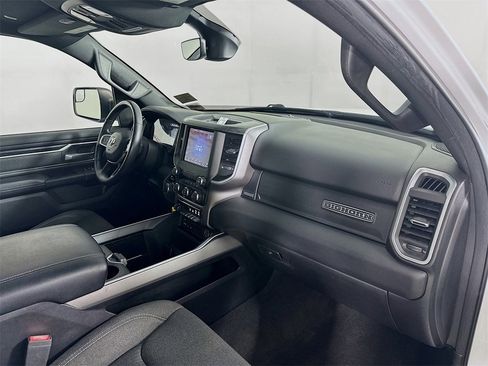 Used 2019 RAM 1500 Big Horn image 32