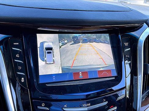 Used 2019 Cadillac Escalade 2WD image 23