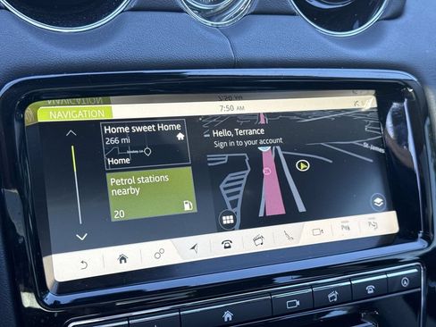 Used 2018 Jaguar XJ R-Sport RWD image 18