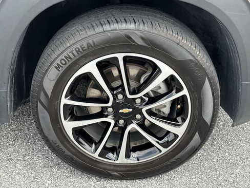 Used 2025 Chevrolet TrailBlazer LT AWD/4WD image 30
