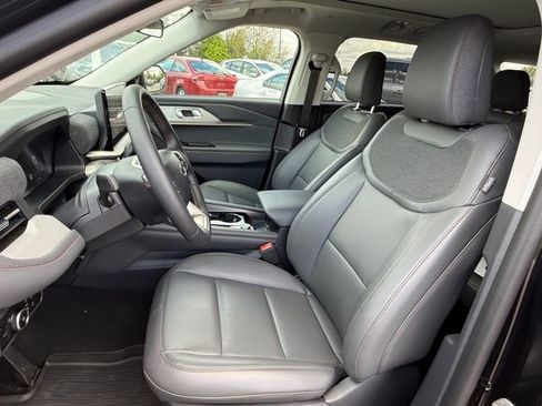 Used 2026 Ford Explorer Active w/ Active Comfort Package AWD/4WD image 11