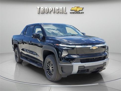 New 2025 Chevrolet Silverado EV LT image 7