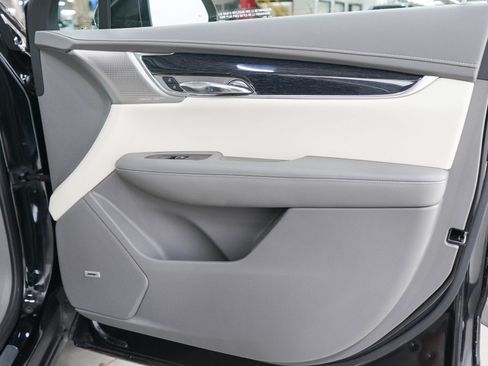 Used 2022 Cadillac XT6 Premium Luxury AWD/4WD image 11